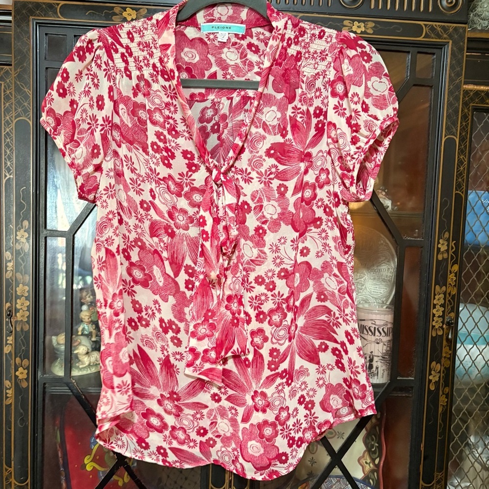 Anthropologie Pleione Red & White Mixed Floral Print Short Sleeve Blouse
